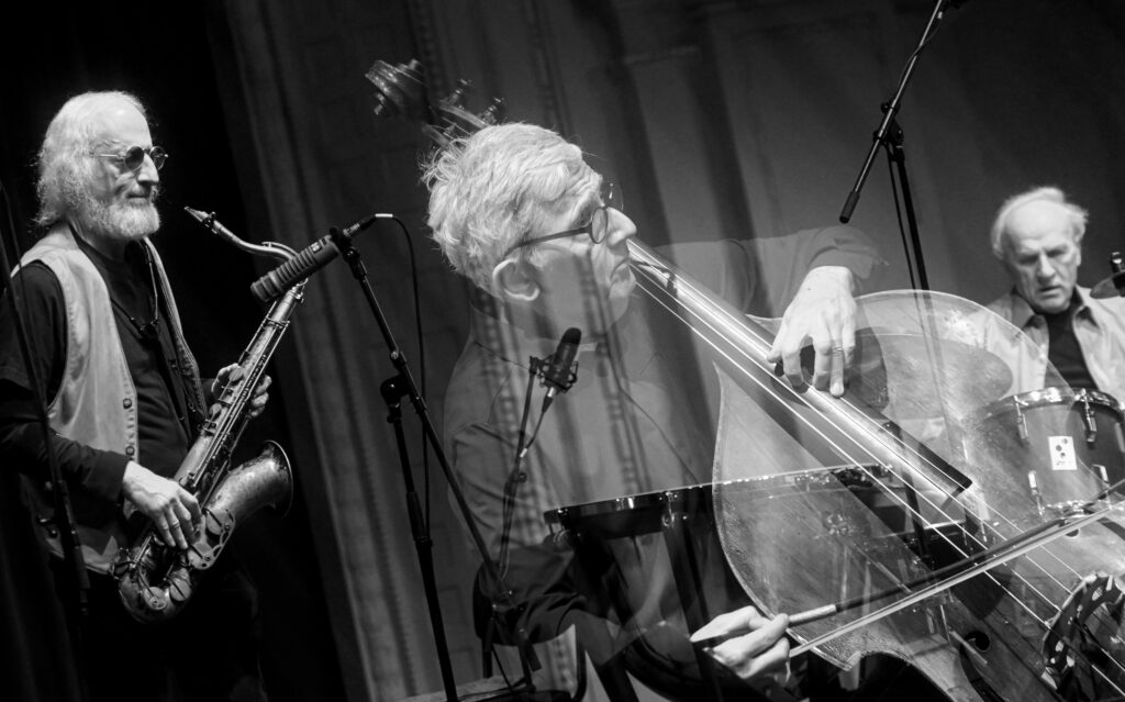 Jones Jones – Larry Ochs, Vladimir Tarasov, Mark Dresser